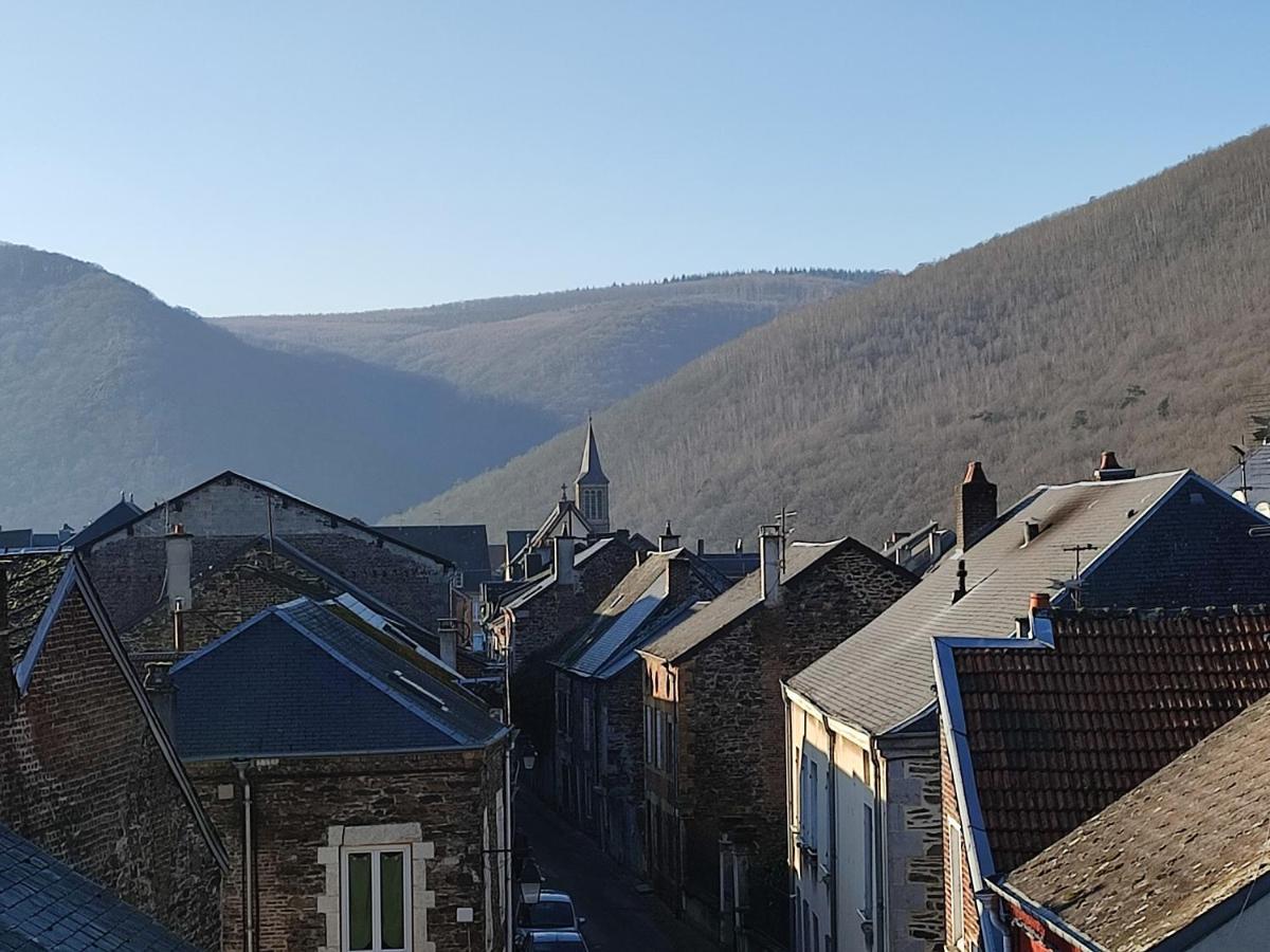 Entre Meuse Et Foret Revin  Екстериор снимка