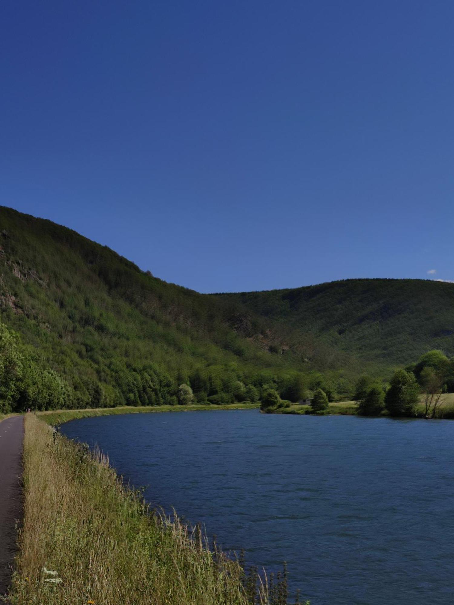 Entre Meuse Et Foret Revin  Екстериор снимка