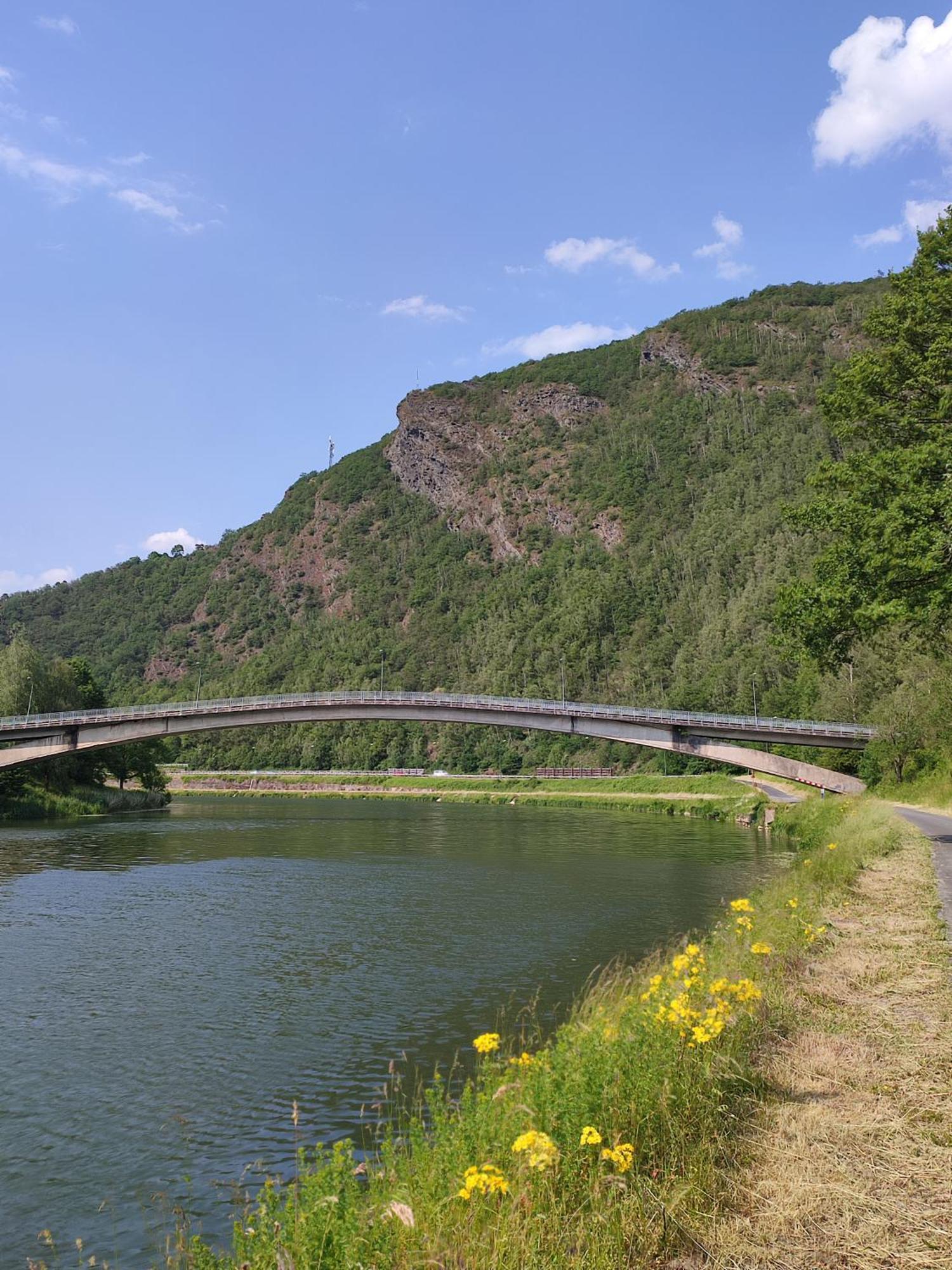 Entre Meuse Et Foret Revin  Екстериор снимка